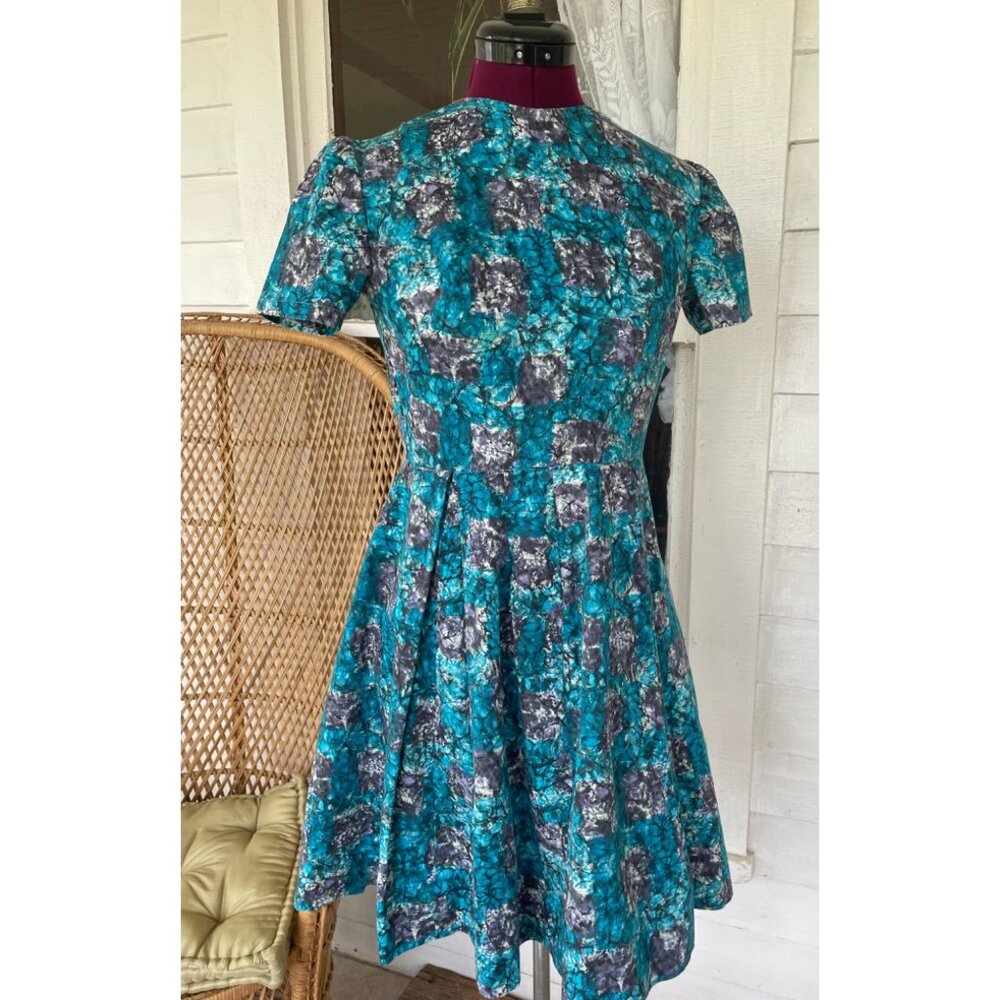 Vintage 1950s Polished Cotton Floral Pleated Shortsleeve Dress Small - Picture 14 of 16